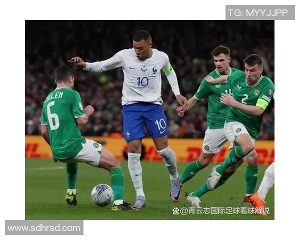 中年足球球星激情对决展现岁月沉淀实力与绿茵魅力