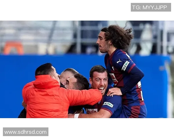 以足球星12号为核心探秘球队崛起背后的荣耀与激情故事